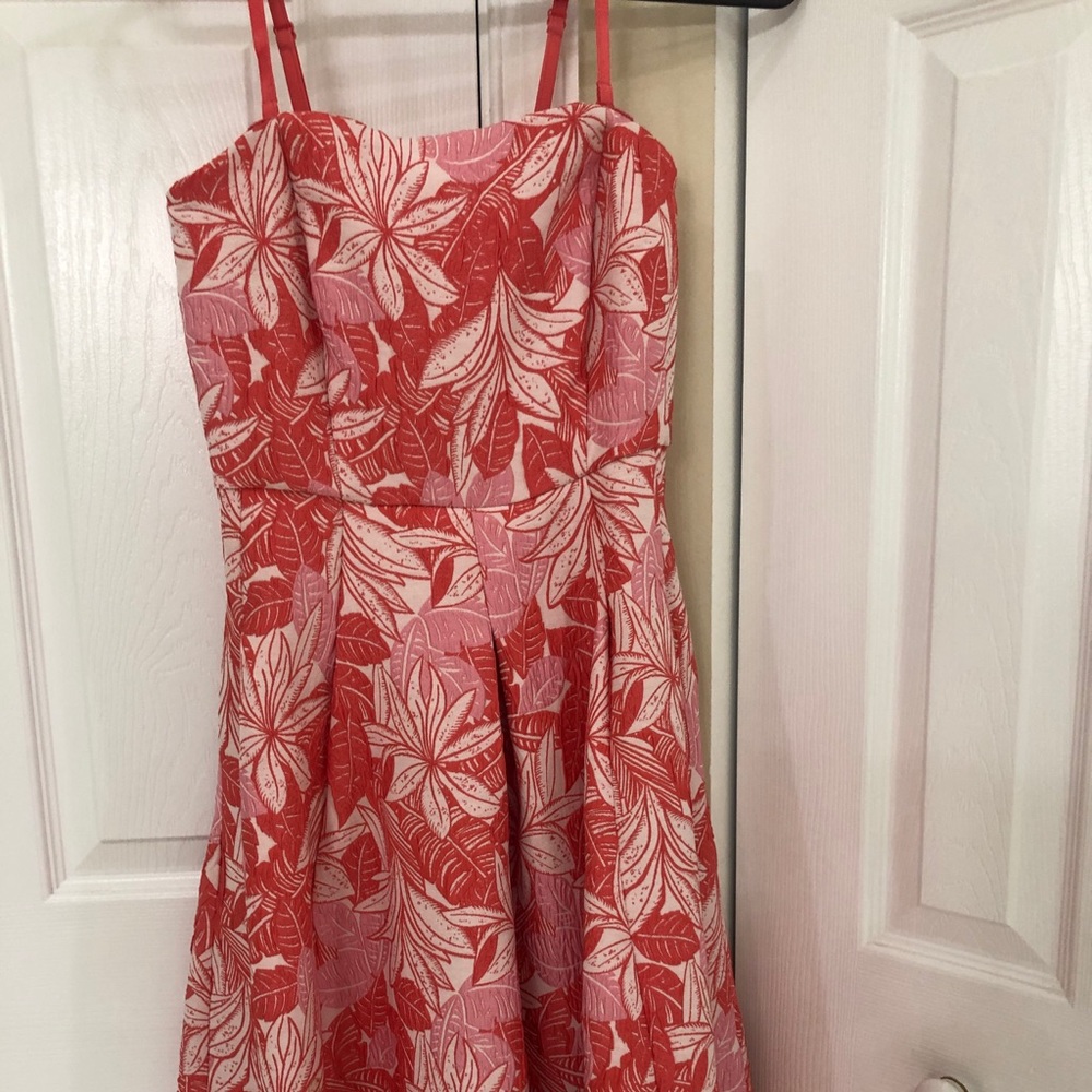 Beautiful midi dress.